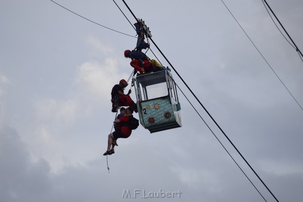 Koelner Seilbahn Gondel blieb haengen Koeln Linksrheinisch P631.JPG - Miklos Laubert